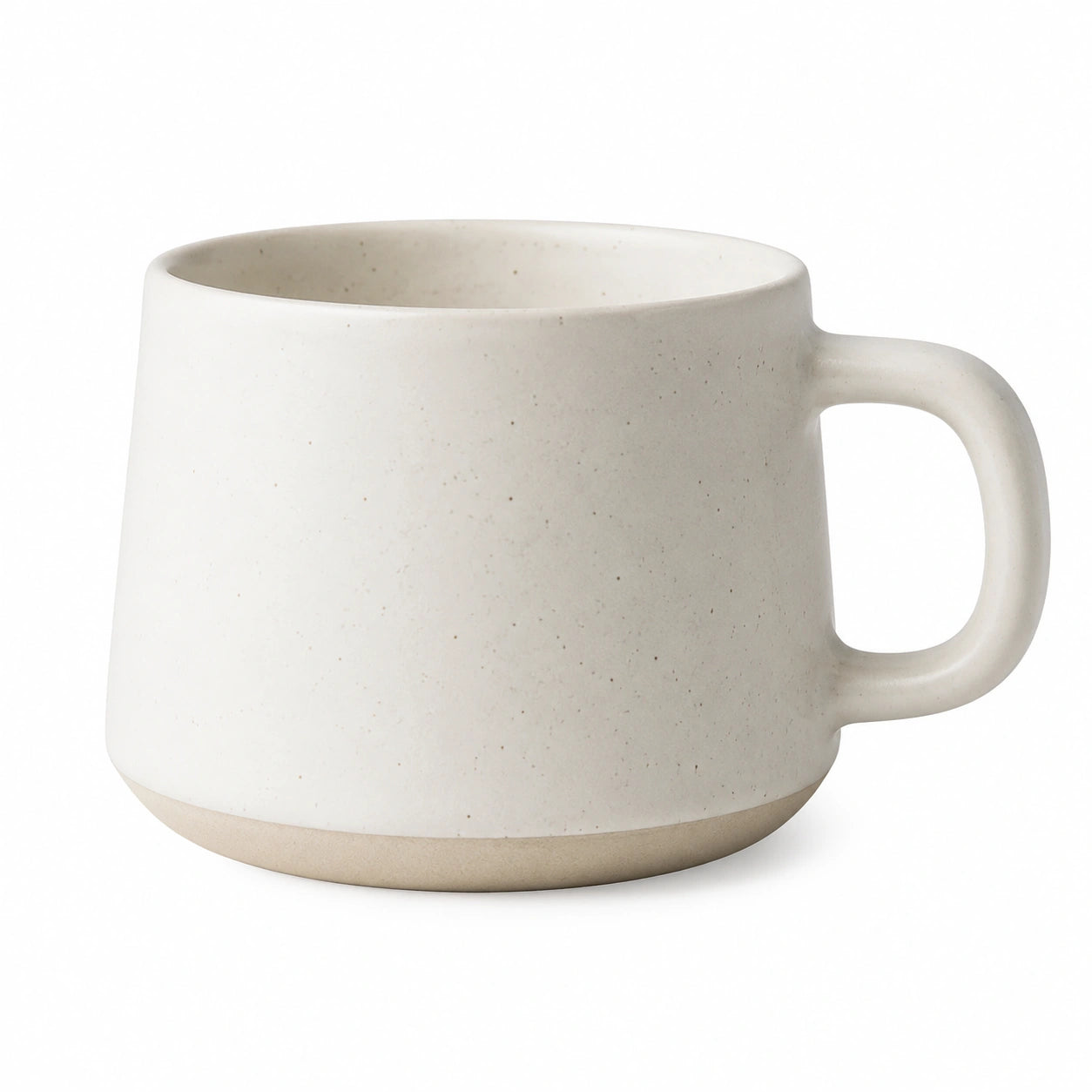 Mug 400 ml en céramique écru moucheté pour boissons chaudes style minimaliste