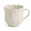 Mug 450 ml en céramique ivoire à bord ondulé avec anse