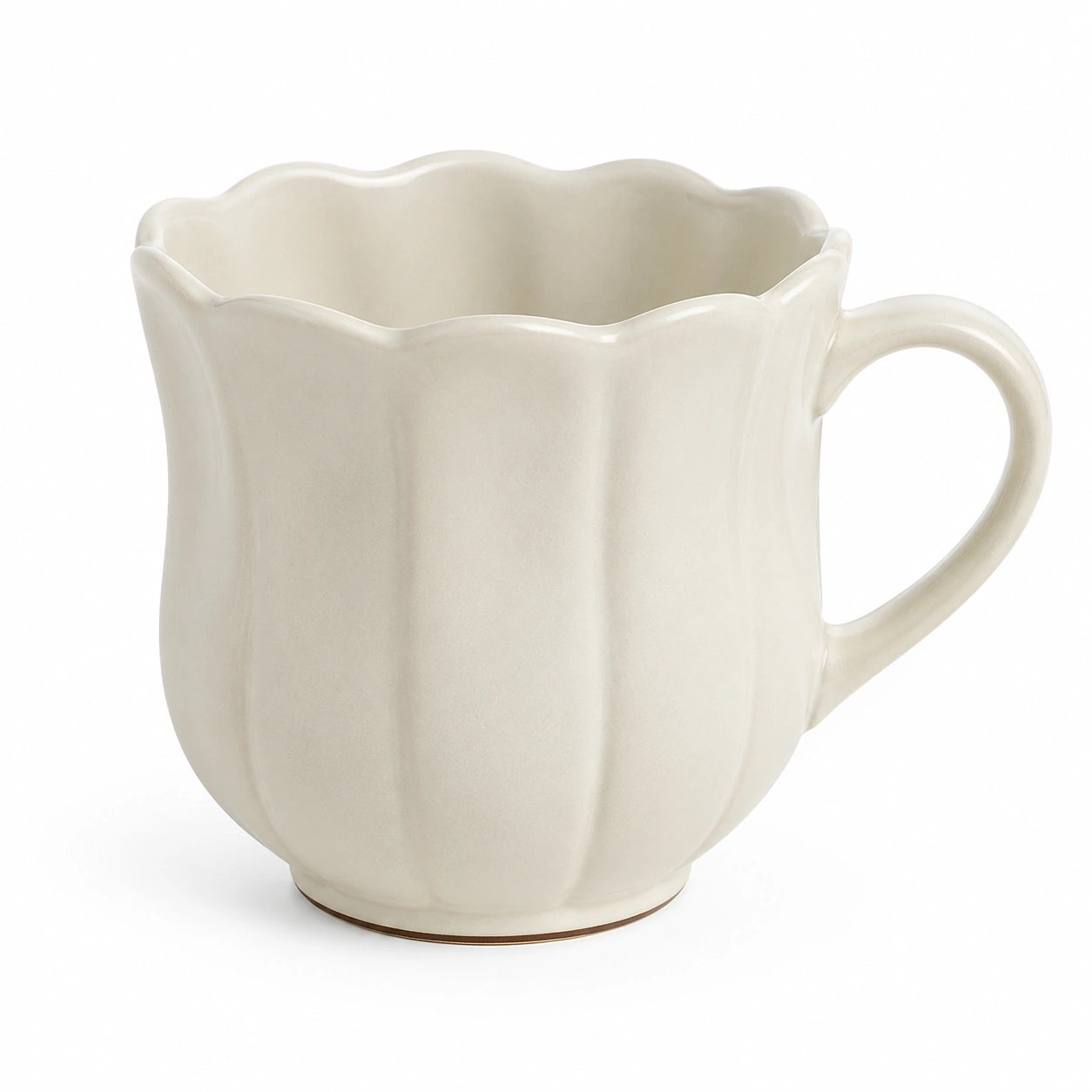 Mug 450 ml en céramique ivoire à bord ondulé avec anse